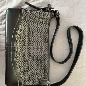 COACH purse, Leather and cloth Black.Like new condition. Adjustable strap.